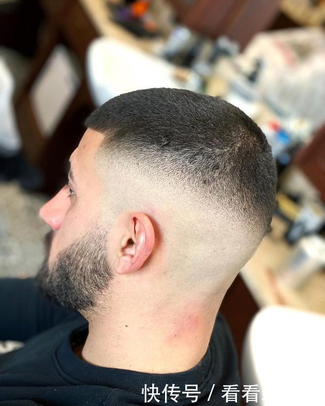 男发别再在瞎剪了，这才是当下最火发型22款，清爽有型真时尚