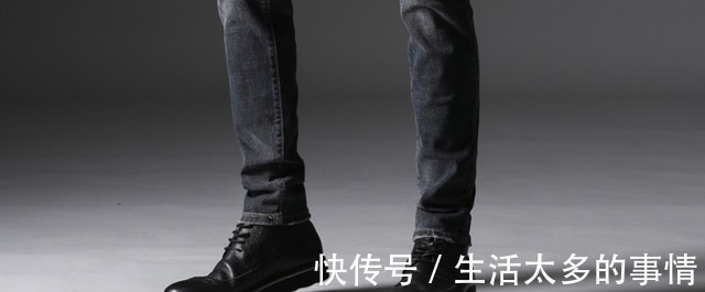 西部牛仔 牛仔裤能不能配黑皮鞋!