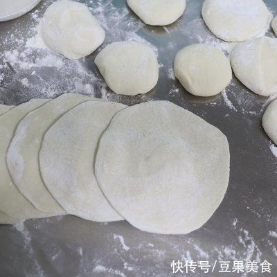 学会在家做南瓜虾皮包子两吃，再也不用出门买了