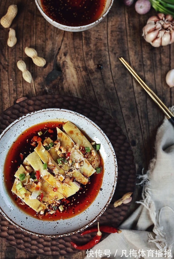 多汁|夏天必备下酒菜，教你自制麻辣鲜香，鲜嫩多汁的口水鸡