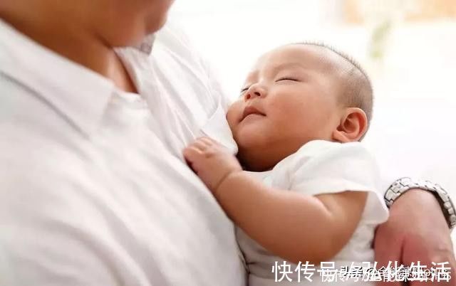 宝宝|经常抱的娃健康,还是“经常躺”更健康?专家:长大后差别很明显