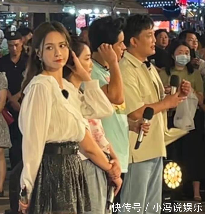 芒果tv|沈梦辰被偶遇，原相机下打扮低调肤色黑，拍摄者赞她真人又瘦又美