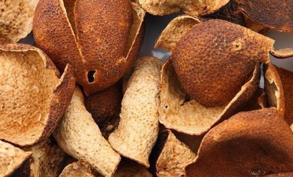 家常卤肉时，无需太多香料，这4味就够了，卤出来的肉香嫩入味