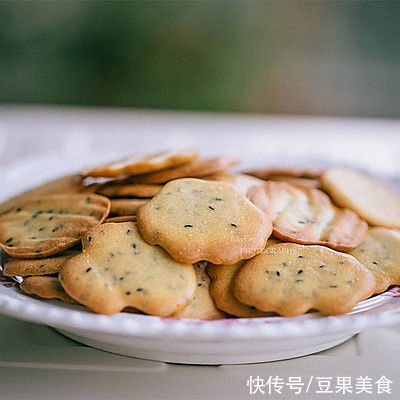 莉莉菲|黑芝麻鸡蛋薄脆饼干（无泡打，哄娃神器）