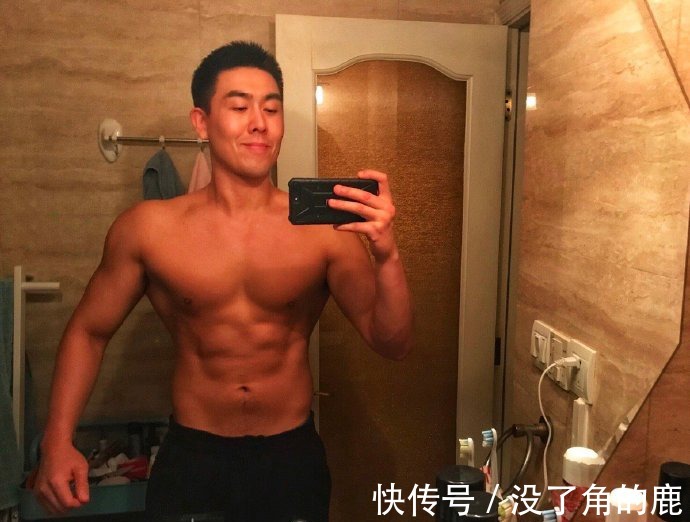 健身达人|身材如雕刻的肌肉奶爸,金牛座健身达人,一周至少保持五天训练!