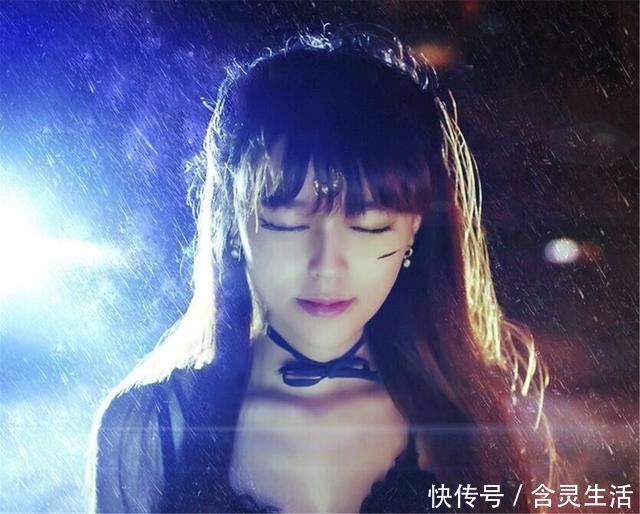 腐团儿|同样是cos,蔡萝莉假清纯,腐团儿很性感,看到沫子这才是真女神