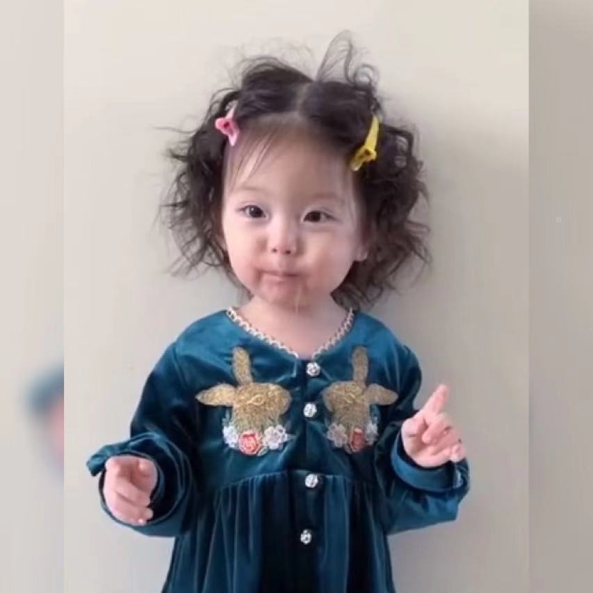 流浪汉|亲妈给娃设计成“流浪汉发型”火了,网友:这发型全靠颜值撑着!