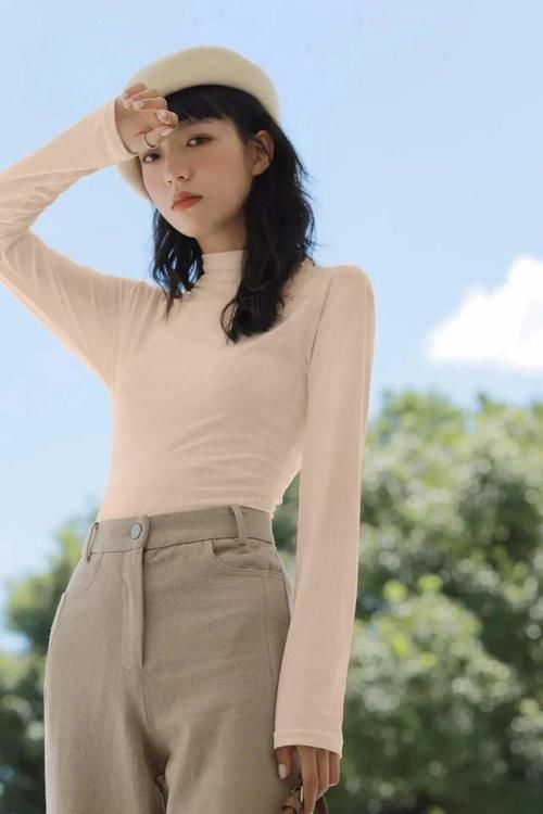 打底衫别乱选，挑对了时髦还好看，带你深入剖析各种款式和配色