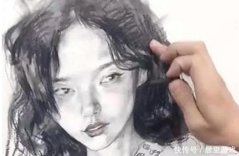 特长|美术生考试画“自画像”火了，美女画得很好，但老师还是给了0分