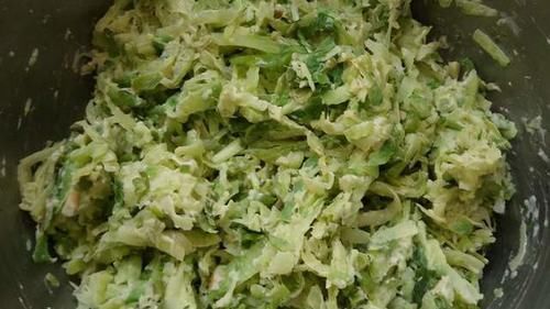 炸萝卜丸子,用淀粉用面粉都不对,这样做外酥里嫩,鲜香味美