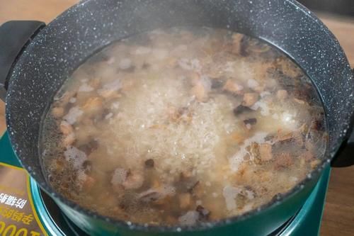  蛤蜊|懒得做饭就吃它！这锅随便一煮都好吃，比炒饭香1000倍！