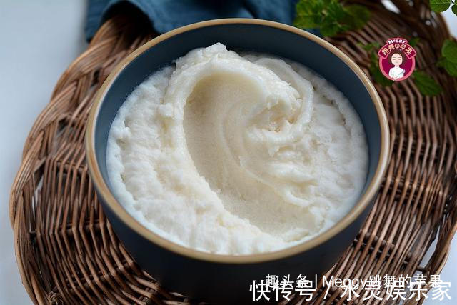 想要猪油熬得洁白，可别小看这碗凉水，熬得又快还有清香味