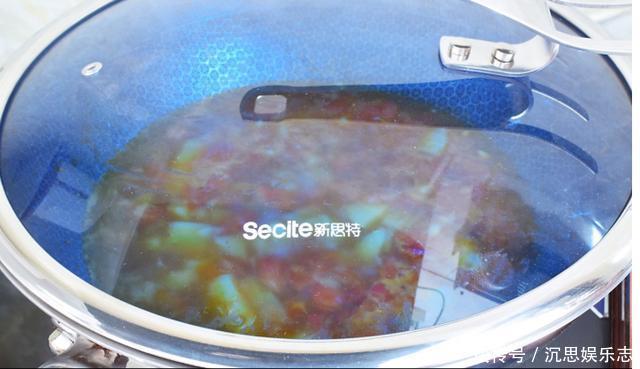 冰箱里面|剩米饭别总炒鸡蛋,不要丢,换个花样做好吃不止一点点