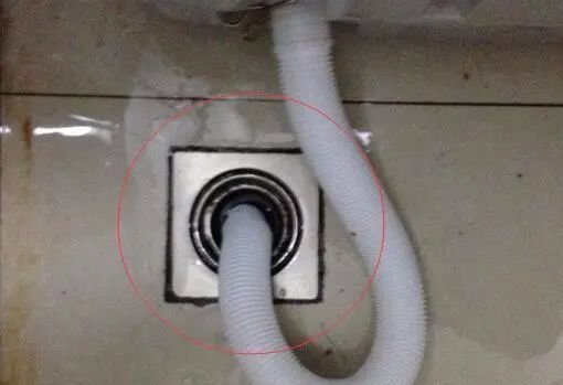 排水量|做水电工的邻居跟我说,洗衣机别直接插地漏,不然等着后悔吧