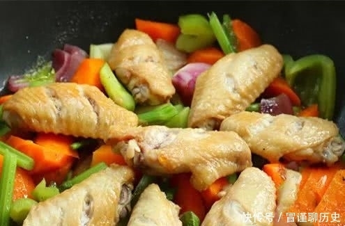 鸡翅这样做,比红烧、可乐鸡翅还美味!