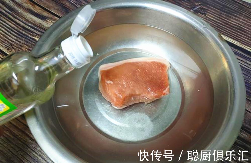 老板|解冻肉时,万不可马上用水泡,肉摊老板教你一招,冻肉快速解冻