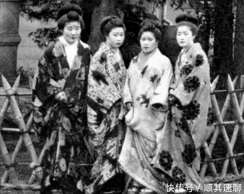 端庄|老照片:100多年前的日本艺妓,美艳端庄,如今已成夕阳产业!