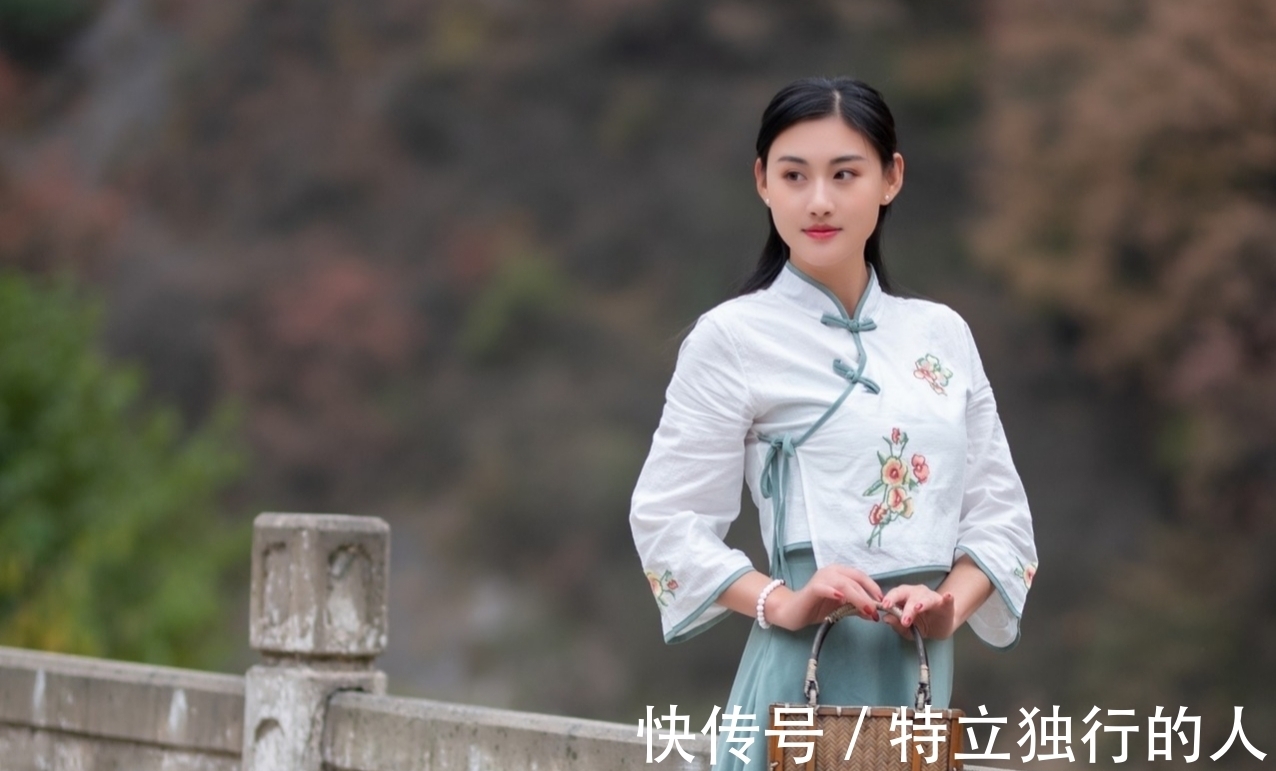 戏风|诗·八首丨一点芳心翘首望,几番真梦掩尘埃?