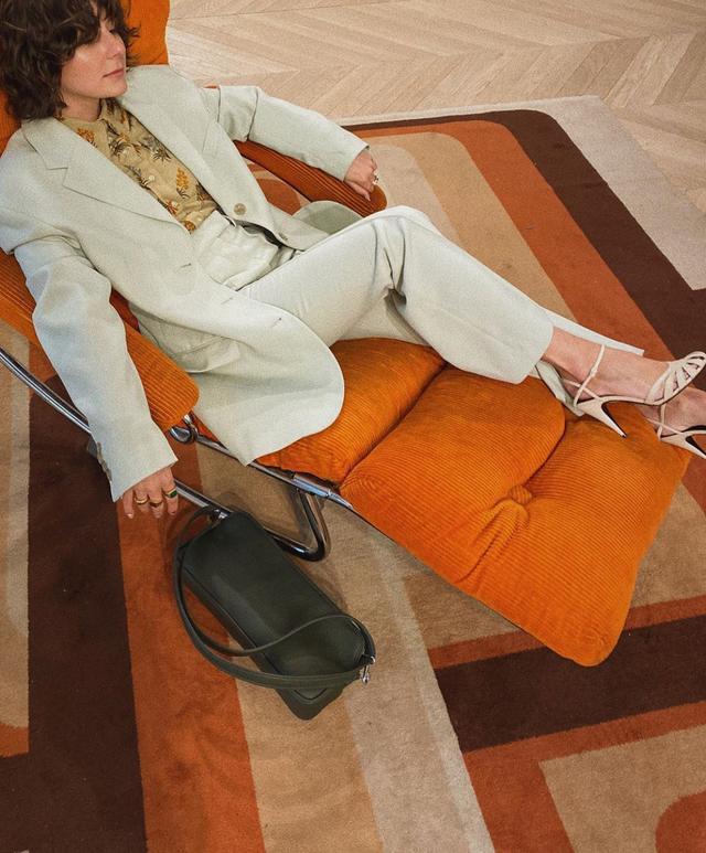 参考价格 翻了身的“土味凉鞋”,这次成了时髦精心中的C位