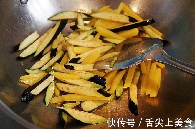 土豆|土豆和它才是“天生一对”，我家隔天必吃1次，不放肉比肉还香