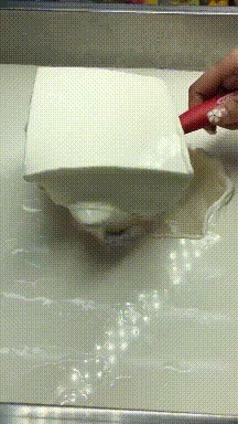 |搞笑GIF:这么漂亮的小姐姐,不知道将来会是谁的白菜