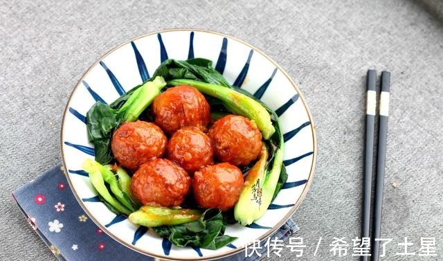 别再炸丸子了！教你新做法，不用油炸健康省油，比狮子头还香！