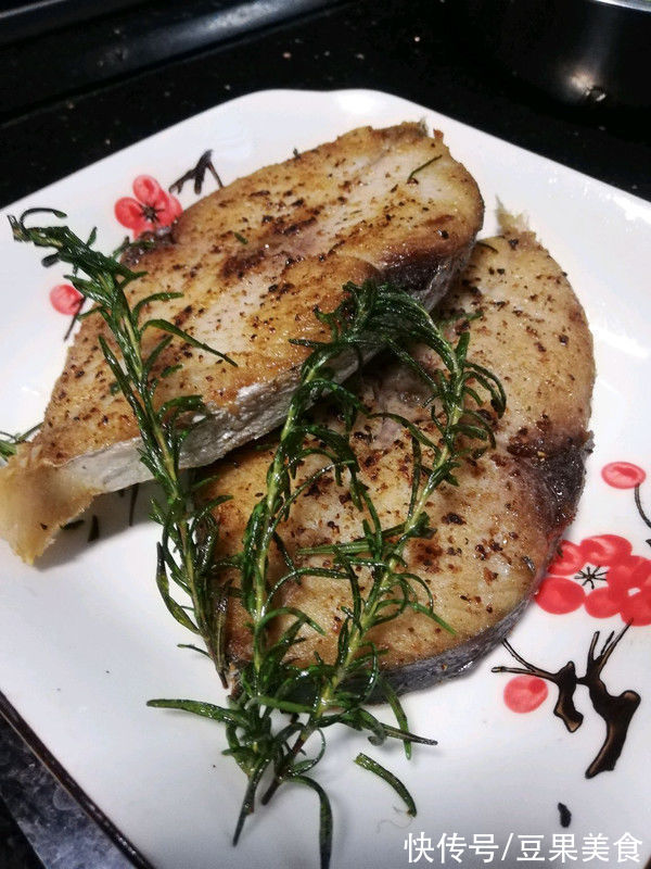 迷迭香香煎马鲛鱼