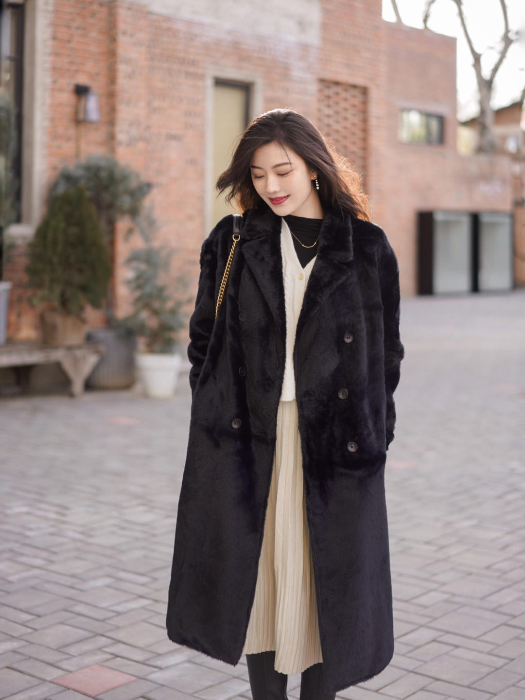 高领衫|想显贵就试试“环保皮草”,成熟精致又有气场,特别适合成熟女性