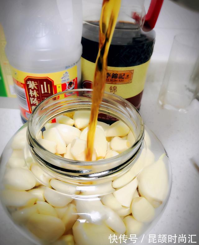 腌制|腌腊八蒜,别直接加醋泡!牢记4点,1天变绿,酸香脆爽,超简单