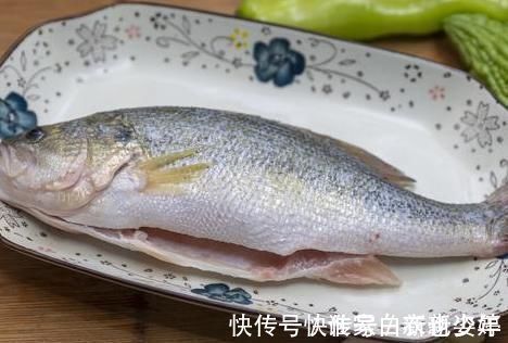 好多人|清蒸鱼,开水上锅还是冷水上锅?好多人做错了,难怪鱼腥味这么大