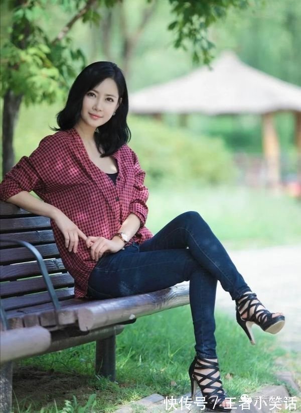 |国庆假期段子专辑：我给了她一根棒棒糖，她就让我亲了一下！