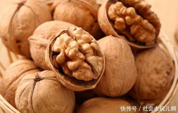 筋骨|年纪大了骨质疏松，4种食物每天吃一点，强筋骨比钙片还有效