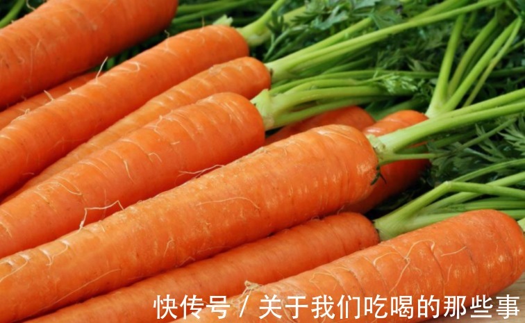胡萝卜|买胡萝卜，带泥和不带泥哪种好？菜农从不吃这种，很多人却喜欢买