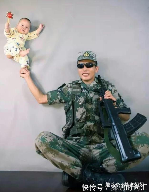 孩子|宝妈带宝宝去部队看爸爸,战友随手帮拍照片,看到最后一张心碎了