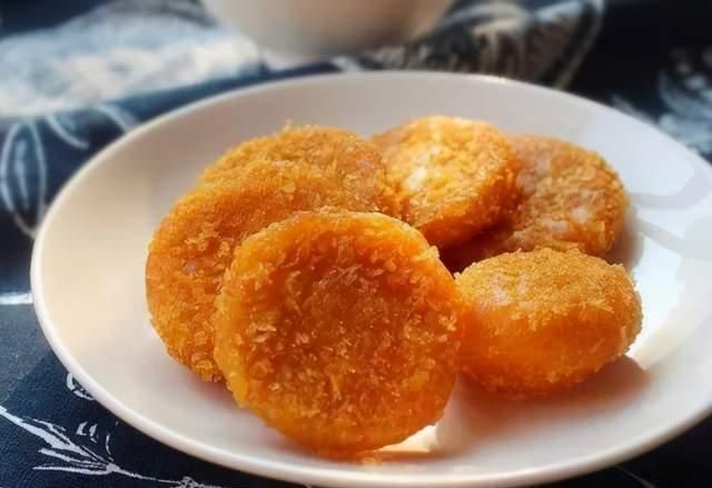 做南瓜饼,别只会加糯米粉,大厨:牢记3个小技巧,南瓜饼更香软