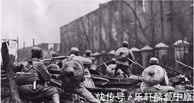 部队@土匪唐汉云带500名匪徒,拦截文工团女兵,后栽在农家妇女手中