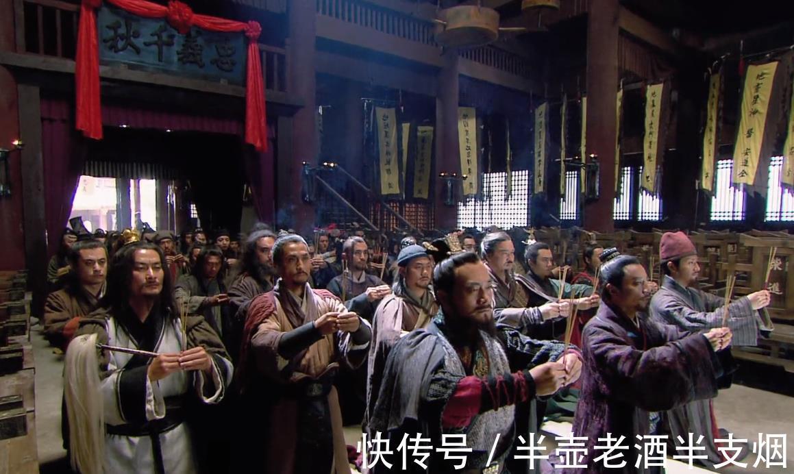 樊瑞#宋江五人伪造排名石碣能骗过鲁智深,骗不过武松等三位好汉,他们为何不拆穿?