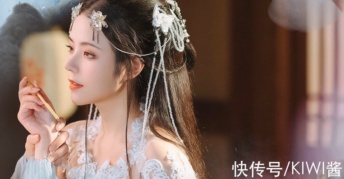 逆水寒|00后妹子因社恐500天不出门,玩cos后性情大变,竟成漫展女王?