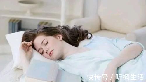 褪黑素|夜里总是失眠？或是缺乏3种营养！若能及时补充，一觉睡到大天亮