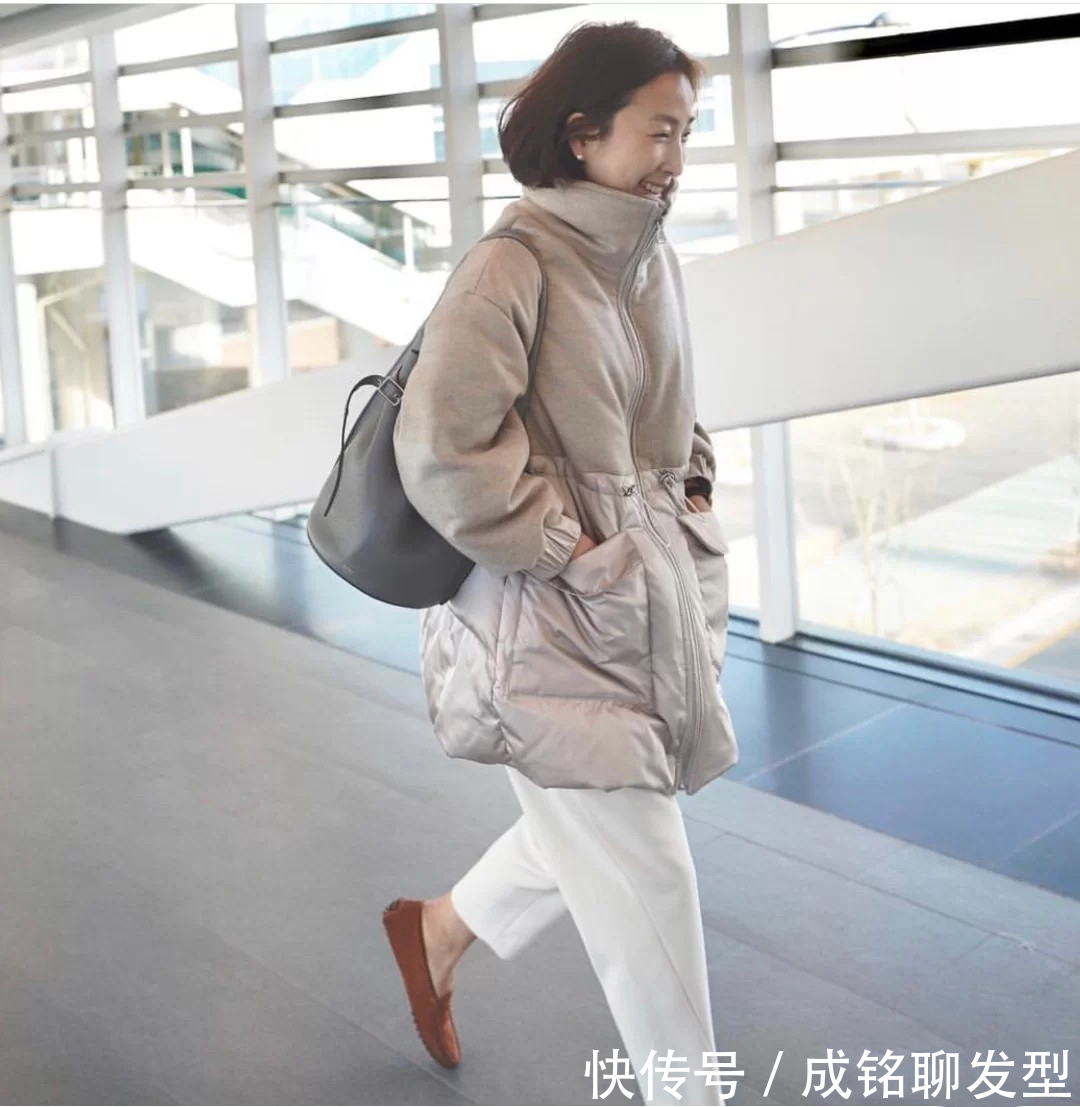 这位50岁的韩国“大妈”超会穿,精致优雅简约大方,减龄又高级