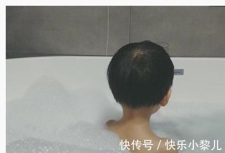 睡眠质量|秋天,会破坏孩子抵抗力的6个洗澡时间,快来看你有没有中招?