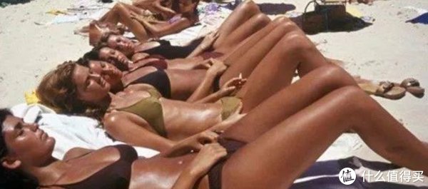 防晒王者选哪款？10款防晒霜横评实测，寻找母亲节最佳礼物！