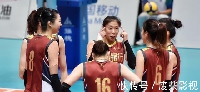 江苏女排|李盈莹比心太可爱！直言要更强大，中国女排新核心？朱婷最强对角