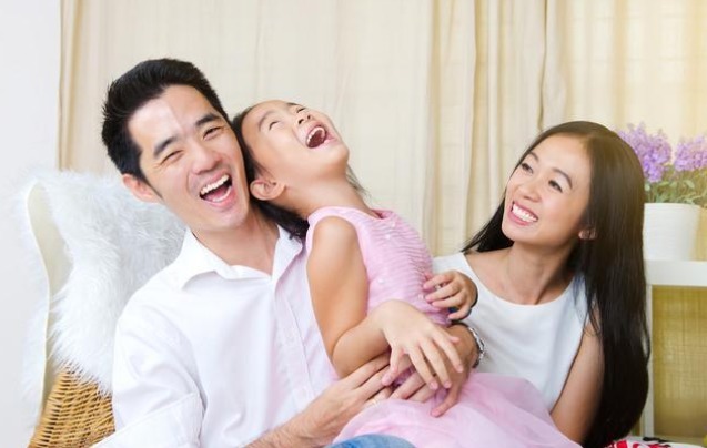 同辈们|一个家庭幸不幸福,出去吃顿饭就能看出来,藏都藏不住