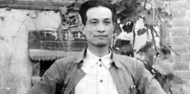 我军|红军抓个俘虏，却帮我军连胜35仗打垮20万敌军，55岁成中将