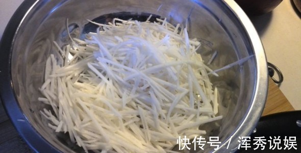 美味|包萝卜饺子，千万别焯水或者杀水！教你正确方法，饺子鲜香又美味