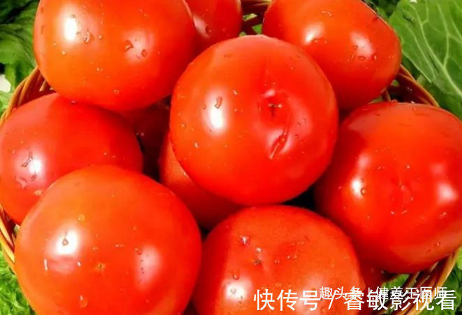西红柿打没打“激素”怎么辨？农民教你“2看1称”，挑出好番茄