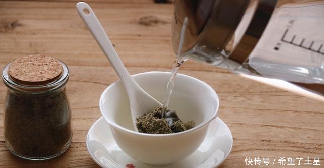 红糖|怕热多吃它,不磨豆浆不泡醋,每天吃2勺好处多,夏天别忘了吃!