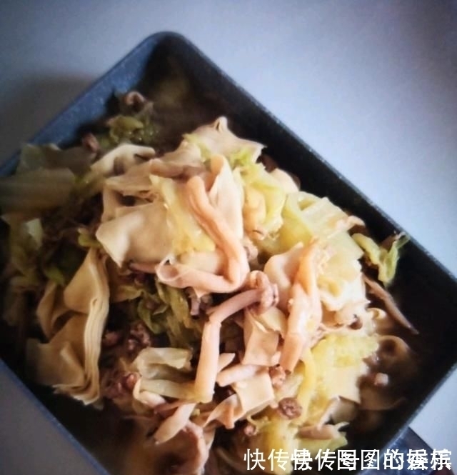 它是肠道“通便器”，隔三差五吃一碗，排除黑臭宿便，抹平大肚腩