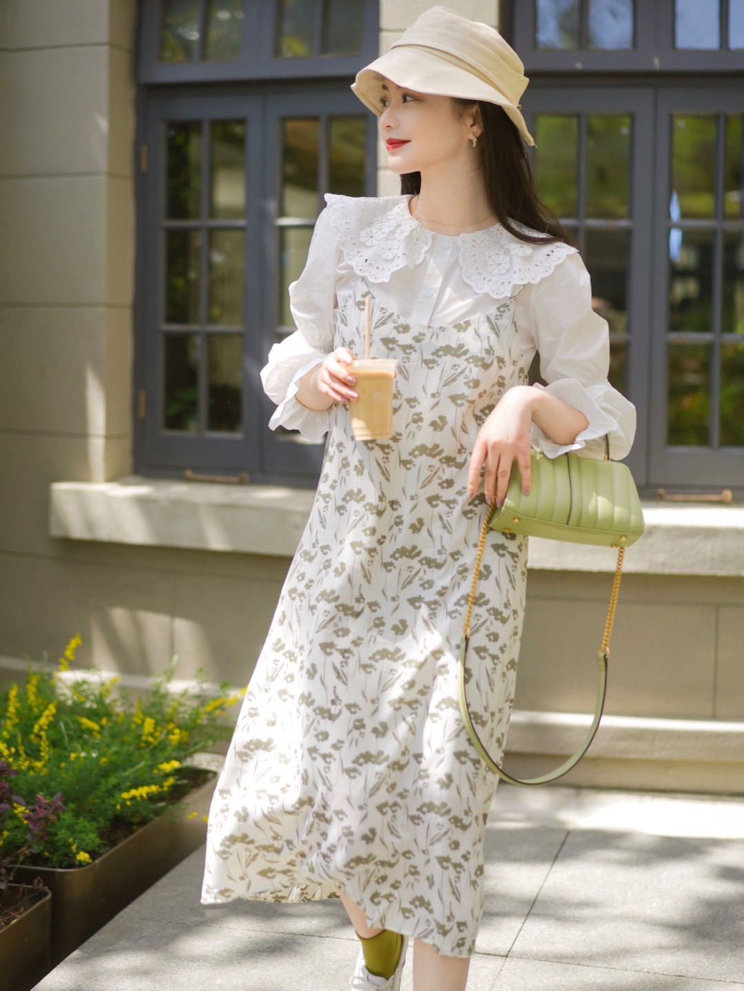 衬衫搭配|都市“精英”女白领都爱这么穿,衬衫搭配半身裙,简约高级又减龄